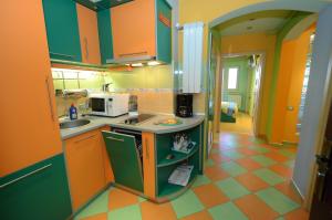 Una cocina o zona de cocina en SC Accommodation & Entertainment SRL