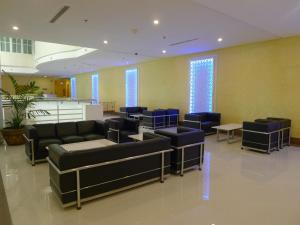 Posezení v ubytování Days Hotel by Wyndham Iloilo