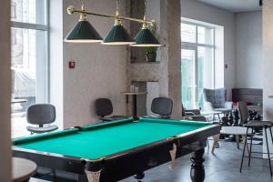 Biliár nebo kulečník v ubytování Amarant Urban Hotel & Conference Center by CHM