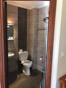 A bathroom at Iolkos Hotel Apartments