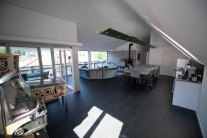 Kuchyň nebo kuchyňský kout v ubytování Dachgeschoss Designer-Loft Arlberg - Montafon