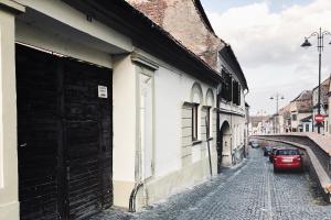 Photo de la galerie de l'établissement Old Town Studio Apartment, à Sibiu