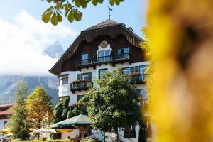 Nespecifikovaný výhled na hory nebo výhled na hory při pohledu z hotelu