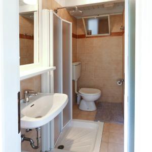 ห้องน้ำของ La casa dei cigni sul lago d’Orta