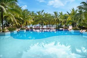 Basen w obiekcie The Sens Cancun by Oasis - All Inclusive lub w pobliżu