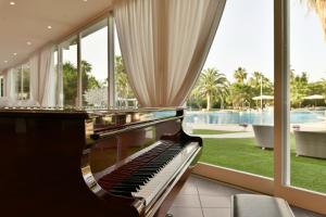 Bazén v ubytování Minerva Resort Hotel nebo v jeho okolí