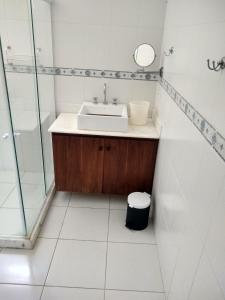 Casa de Noca Paquetá tesisinde bir banyo