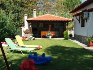 Vonkajšia záhrada v ubytovaní Vourvourou Antonis House