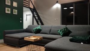 Część wypoczynkowa w obiekcie Apartament 5 przy Parku Leśnym