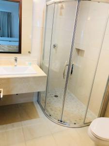 Koupelna v ubytování Imperla Hotel