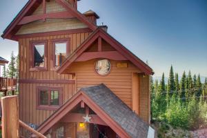 Το κτήριο όπου στεγάζεται  η παραθεριστική κατοικία