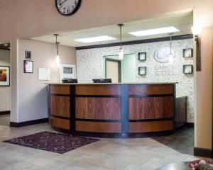 The lobby or reception area at Comfort Suites Starkville