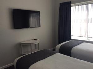The Parade Hotel客房内的一张或多张床位