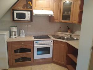 Kuchnia lub aneks kuchenny w obiekcie Apartment Klara