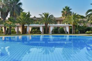 Bazén v ubytování Minerva Resort Hotel nebo v jeho okolí