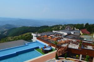 Bazén v ubytování Milmari Resort - Apartman L43 nebo v jeho okolí