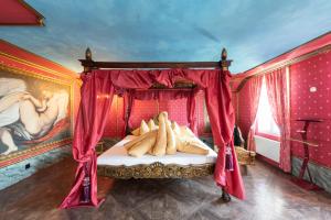 Postel nebo postele na pokoji v ubytování Hotel Zeit & Traum Privat SPA