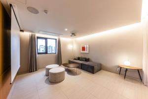 TV a/nebo společenská místnost v ubytování Brown-Dot Hotel Ulsan-Sincheon