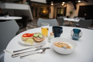 Jídlo v hotelu nebo okolí