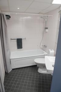 Koupelna v ubytování Hotel Stensson