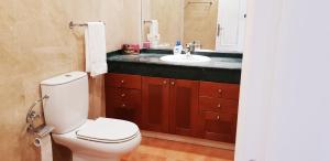 A bathroom at Resid. Balea Marítima Még 32 kép