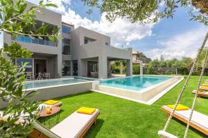 Bazén v ubytovaní Sissy Luxury Villa Chania alebo v jeho blízkosti