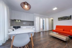 Foto dalla galleria di Apartamentos Llebeig a Ciutadella