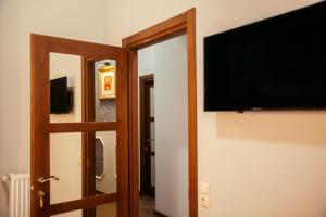 TV o dispositivi per l'intrattenimento presso Tea for Two Hotel