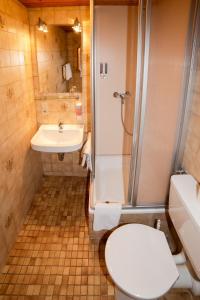 Koupelna v ubytování Hotel Post Leutkirch + 22 fotografií