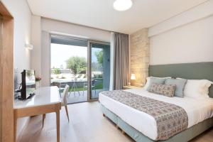 Posteľ alebo postele v izbe v ubytovaní Sissy Luxury Villa Chania