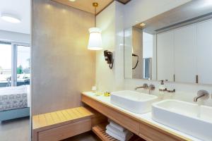 Kúpeľňa v ubytovaní Sissy Luxury Villa Chania
