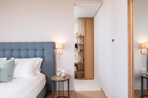 Posteľ alebo postele v izbe v ubytovaní Sissy Luxury Villa Chania