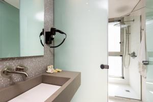 Kúpeľňa v ubytovaní Sissy Luxury Villa Chania