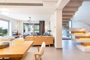 Posedenie v ubytovaní Sissy Luxury Villa Chania