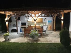 Patio alebo iná vonkajšia časť ubytovania Vourvourou Antonis House