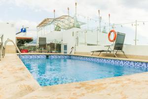 Bazén v ubytování Hotel Grand H&R nebo v jeho okolí