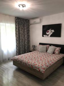 Un pat sau paturi într-o cameră la Centre Home Mazepa