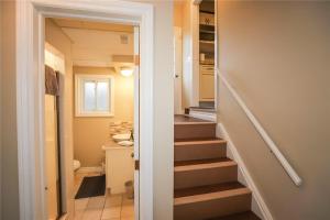 Bilik mandi di Dorchester Cottage Licence 044-2022 +8 gambar