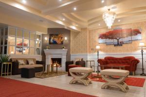 A seating area at Hotel Paradis Suite Cusco