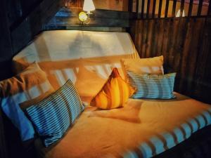 Postel nebo postele na pokoji v ubytování Hotel Wellness Goldenes Fass Meißen