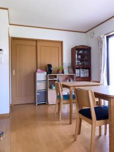 Kuchyň nebo kuchyňský kout v ubytování Yamanobenomichi teku teku + 25 fotografií