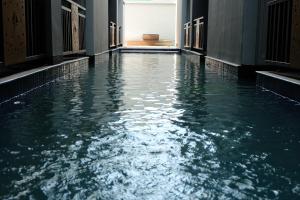 Бассейн в Wirton Seminyak или поблизости +21 фотография