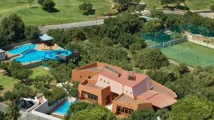 Bazén v ubytování Elounda Peninsula Luxury Resort, Six Senses Spa nebo v jeho okolí