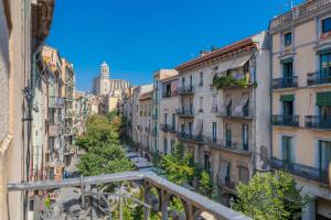Nespecifikovaný výhled na destinaci Girona nebo výhled na město při pohledu z apartmánu