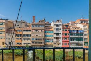 Nespecifikovaný výhled na destinaci Girona nebo výhled na město při pohledu z apartmánu