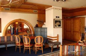 Posezení v ubytování Family & Wellness Hotel Fontana