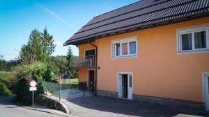 Budova, v ktorej sa apartmán nachádza