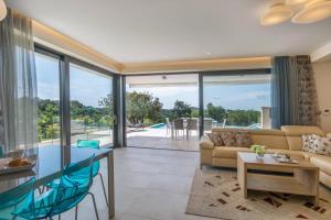 Khu vực ghế ngồi tại Villa Maja