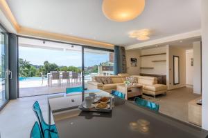 Khu vực ghế ngồi tại Villa Maja