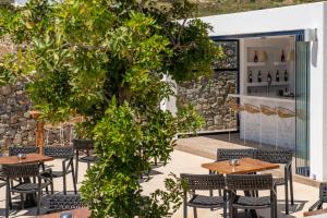 Um restaurante ou outro lugar para comer em Mykonos Drops